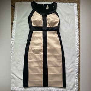 Sangria- size 4- form fitting double lined dress